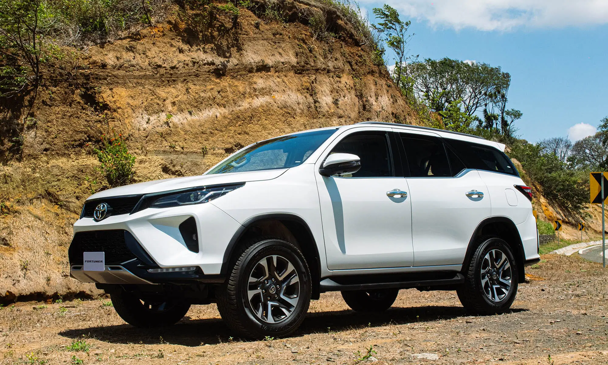 Toyota Fortuner SRV 2025 - Imagen 7